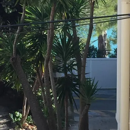 Anse De Renecros דירה בנדול